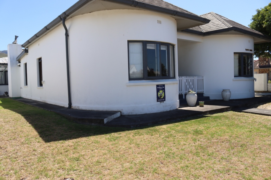 4 Bedroom Property for Sale in Kleinmond Western Cape